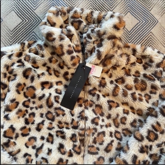 ❄️ VS Pink Leopard Print Sweater - Picture 6 of 11